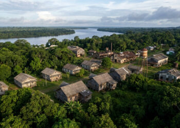 Uma cidade foi construída com aparência norte-americana no coração da Amazônia depois que Henry Ford tentou transformar a floresta em uma grande produtora de borracha