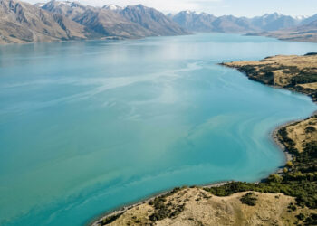 Um lago pode ter 120 metros de profundidade e continuar azul-turquesa, a ciência explica o fenômeno