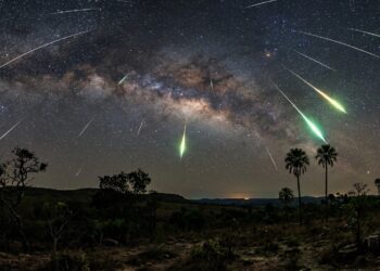 Chuva de meteoros com restos do cometa Halley atinge o pico na madrugada desta quinta, 22, e dá para ver do Brasil sem telescópio: veja o horário e para onde olhar