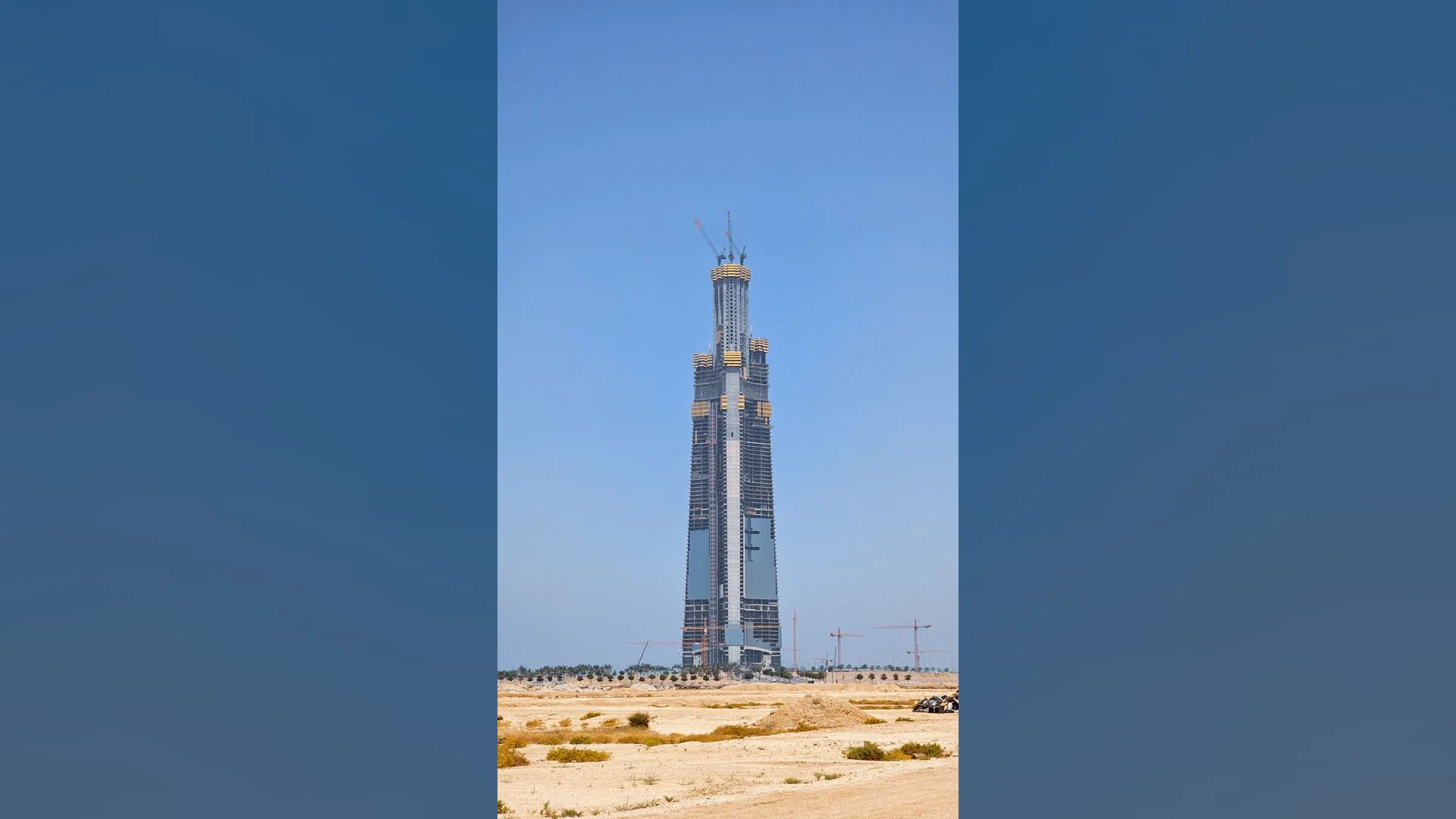 Ficou sete anos parada. Agora, a torre que quer passar de 1 km já alcança 474 metros
