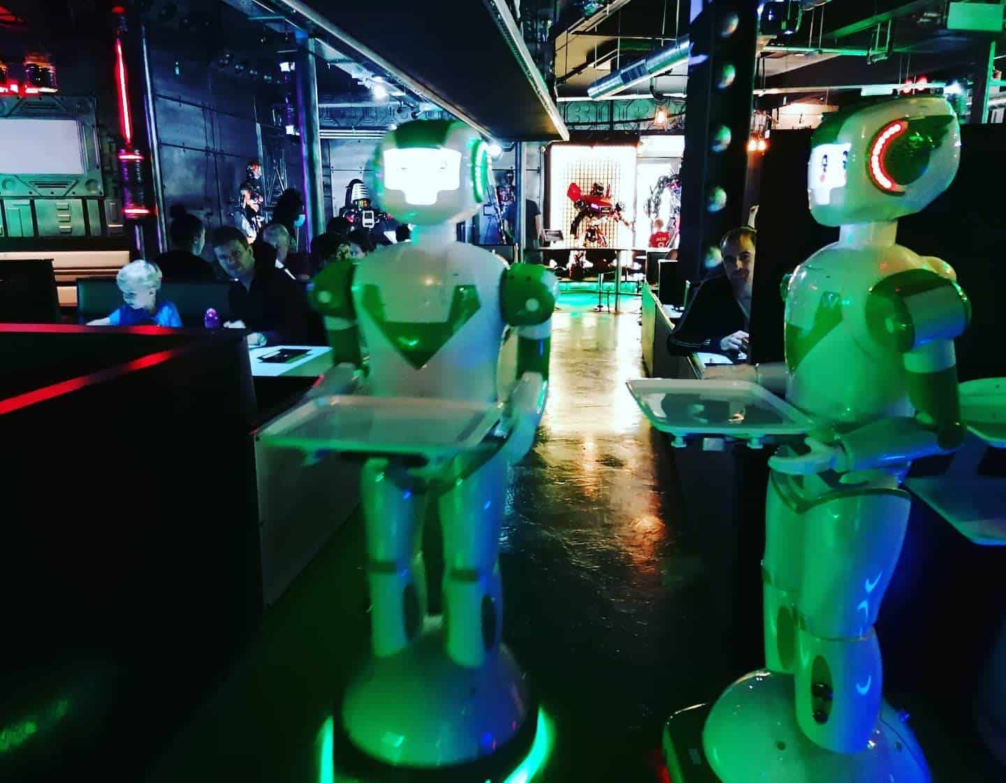 Restaurante No Reino Unido Troca Garcons Humanos Por Robos Olhar Digital