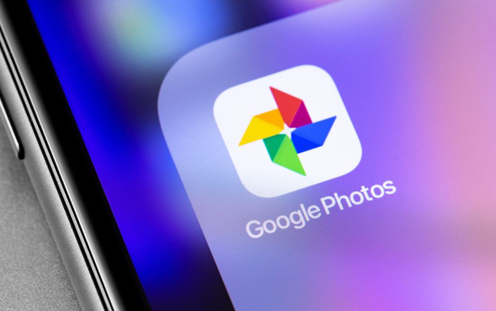 Ícone Google Fotos na tela de um smartphone