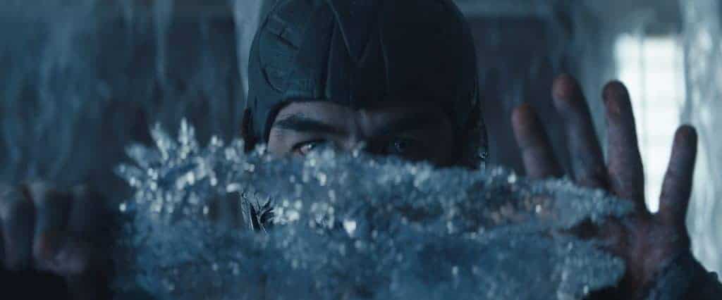 Imagem do filme "Mortal Kombat", exibindo "Sub Zero", o Ninja de Gelo