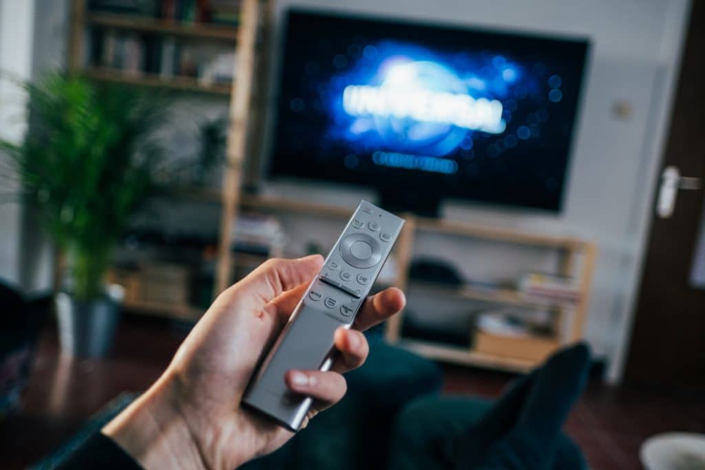 Serviços de IPTV como o DirecTV Go.