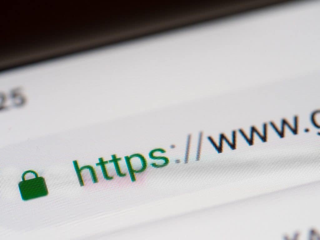 Navegador de internet; Semana do consumidor: dicas para evitar golpes em compras online