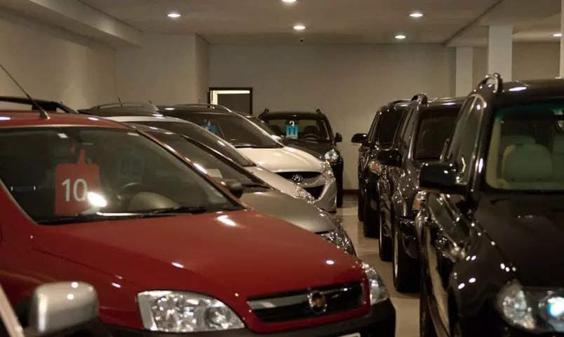 Pandemia, dólar alto e outros fatores deixaram carros zero km, que costumavam ser mais baratos, mais caros