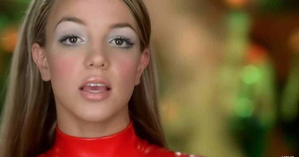 Britney Spears no clipe Ops I did it again