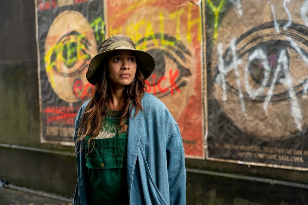 Dania Ramirez como Aimee em 'Sweet Tooth'. Imagem: Kirsty Griffin/Netflix