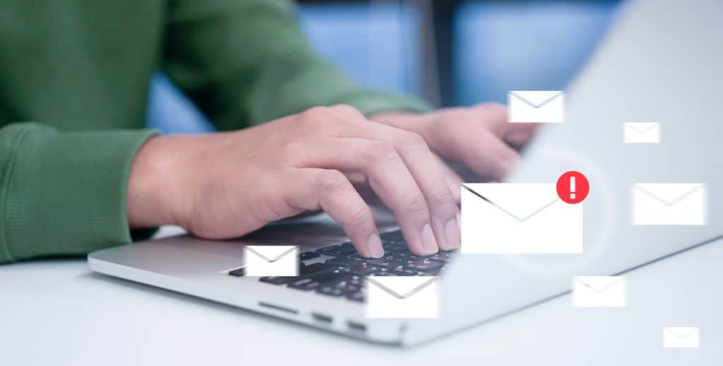 Ilustração de e-mail com malwares