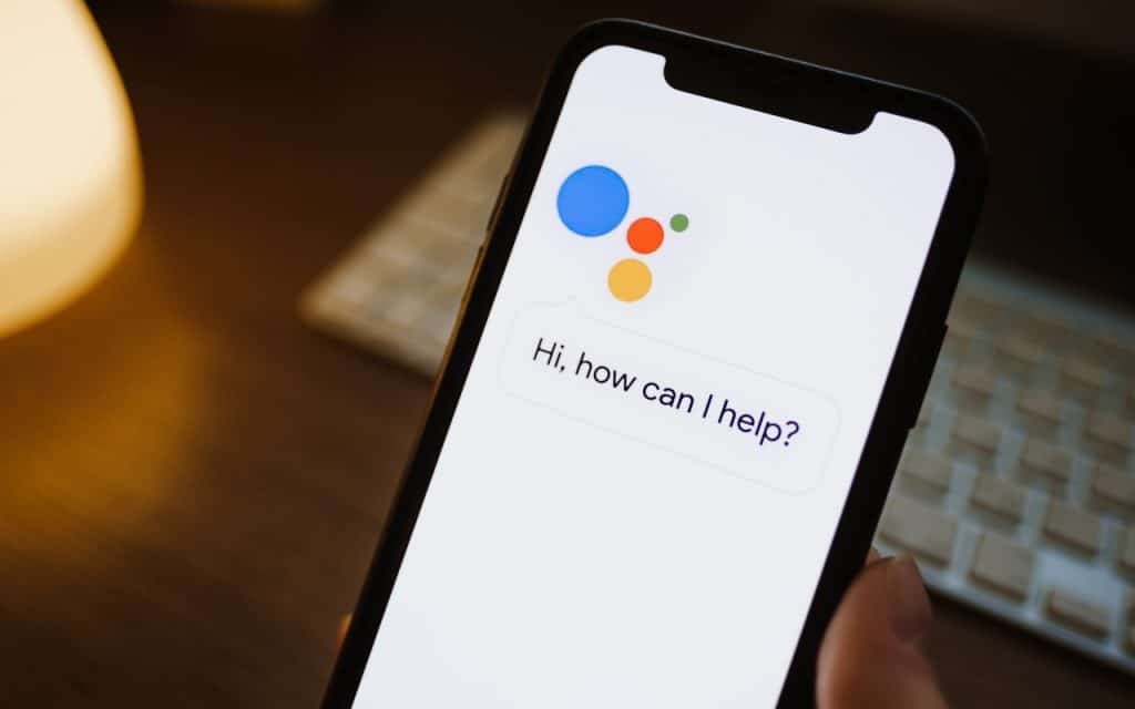 Google Assistente aberto em smartphone