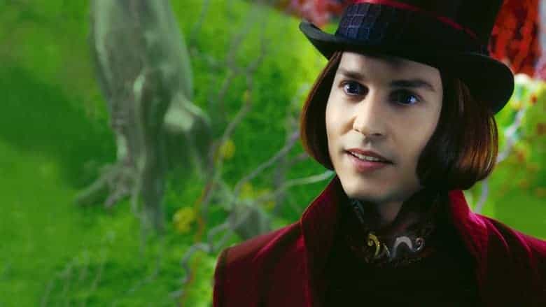 O remake de 2005 dirigido por Tim Burton teve Johnny Depp na pele do protagonista. Imagem: Warner Bros./Divulgação