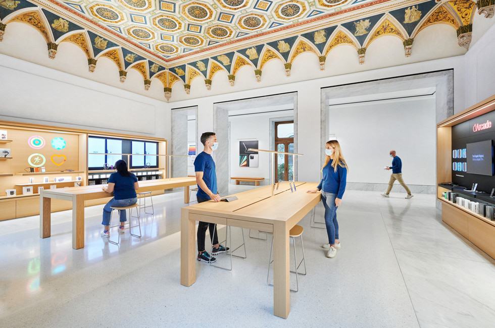 Nova loja da Apple em Roma: Apple Via del Corso. Imagem: Apple
