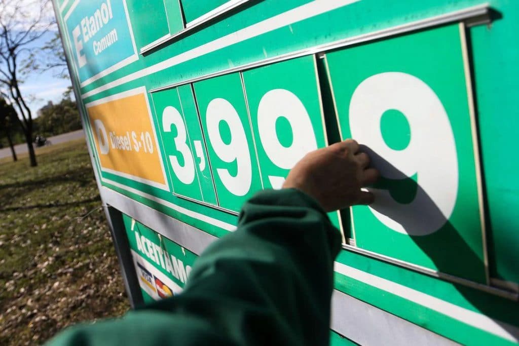 No Brasil, é proibido ter carro com motor a diesel. Imagem: Marcelo Camargo/Agência Brasil