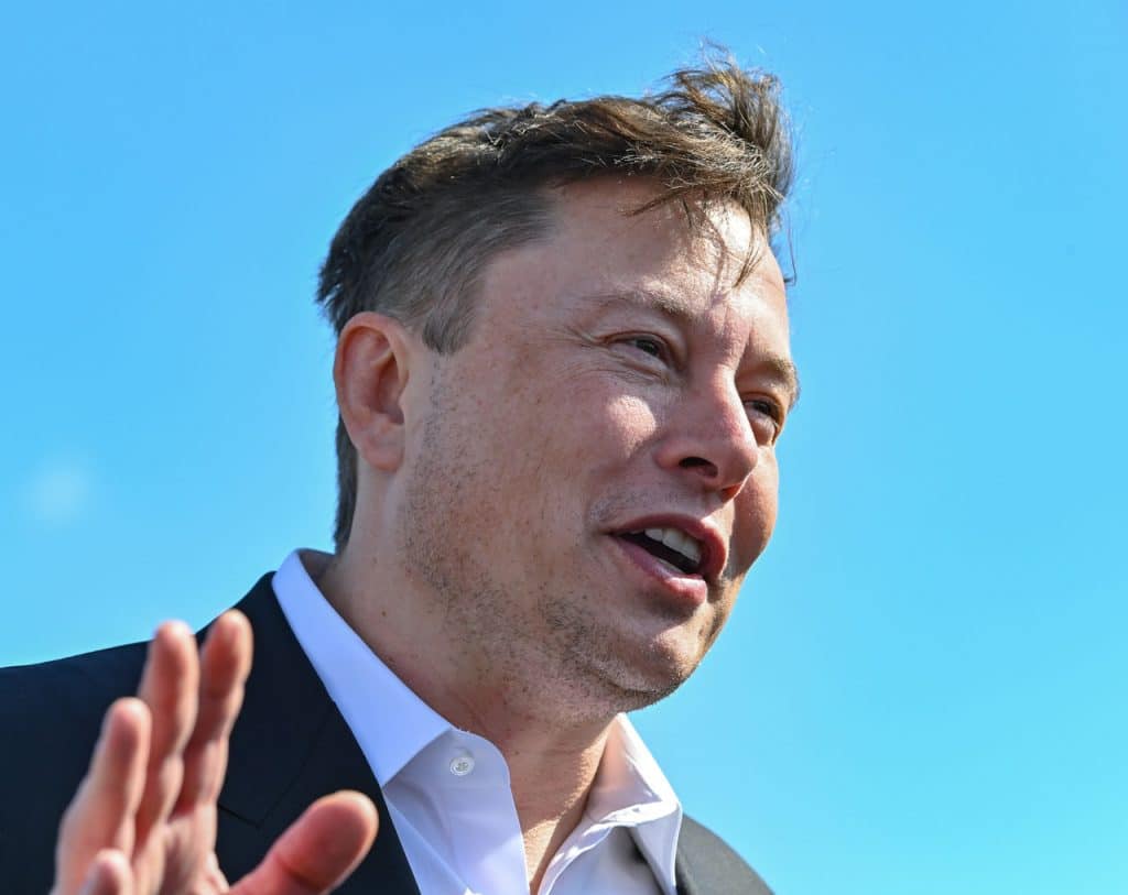 Elon Musk, CEO da Tesla, fala sobre bitcoin