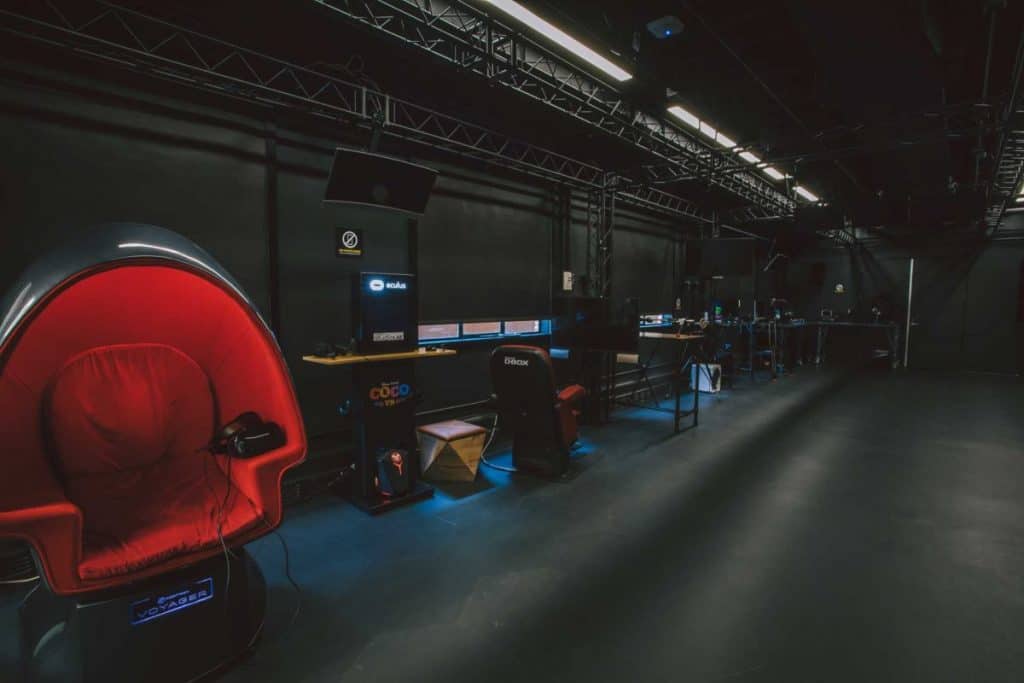 Foto mostra uma parte do escritório do StudioLAB, hub tecnológico do Walt Disney Studios
