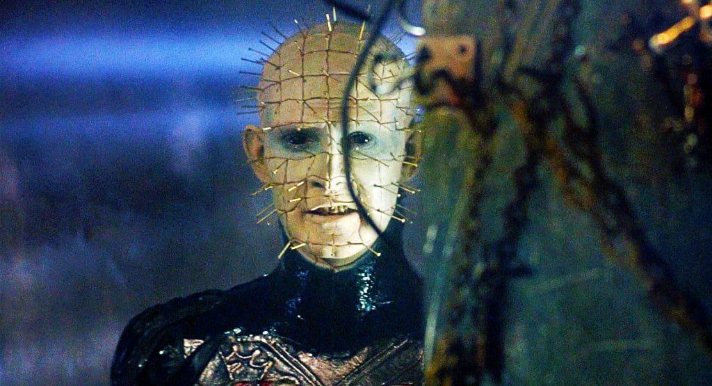 Doug Bradley como Pinhead em 'Hellraiser' (1987). Imagem: New World Pictures/Reprodução