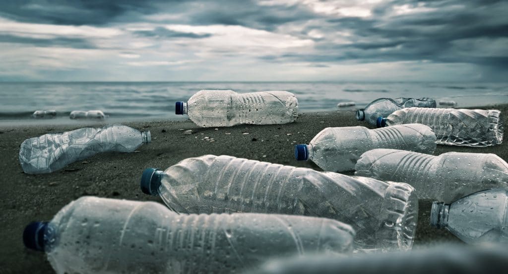 Coca-Cola e Pepsi querem pacto global para cortar o uso e a produção de plástico