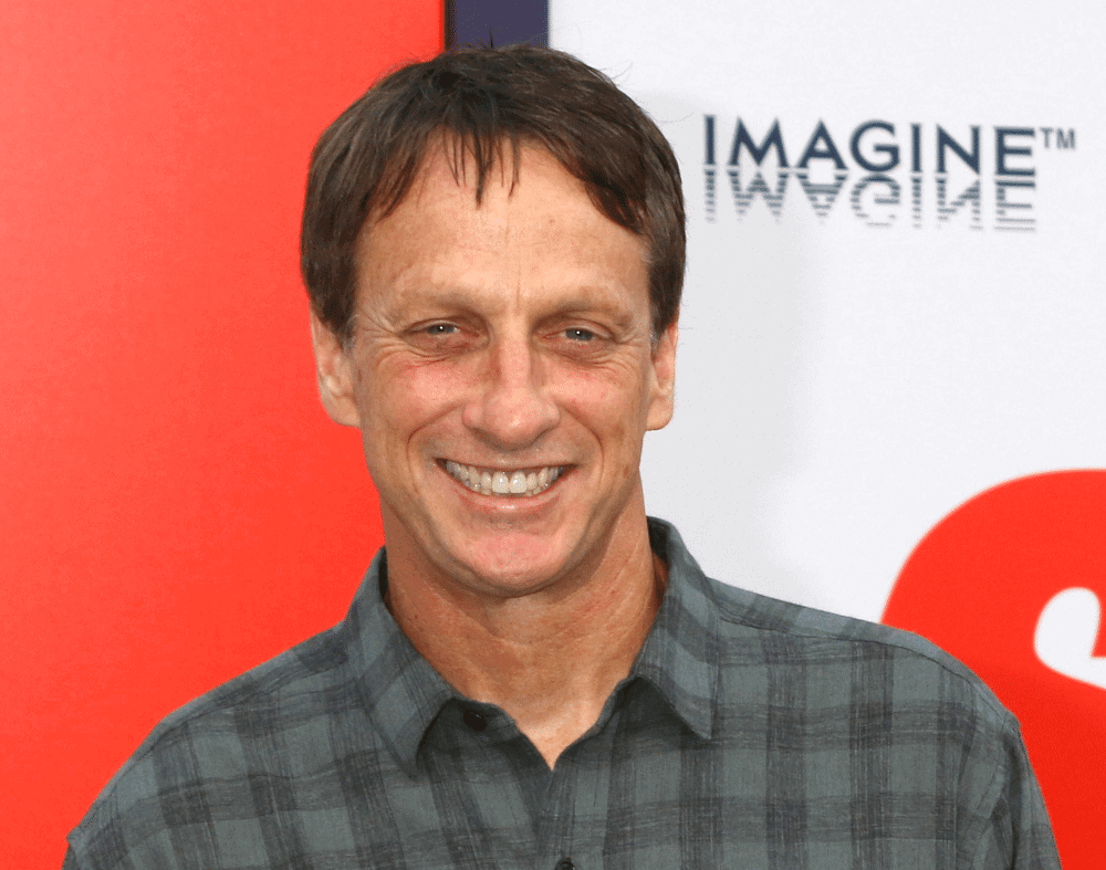 tony hawk, garoto propaganda da Mercedes-Benz EQT