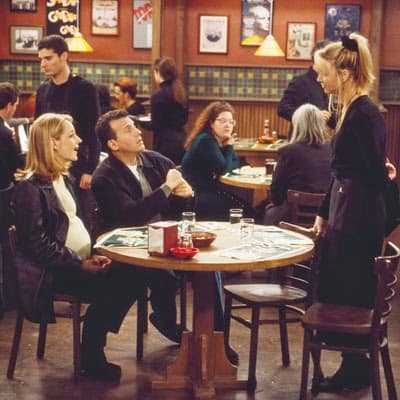 Jamie, Paul e Ursula em cena de Mad About You