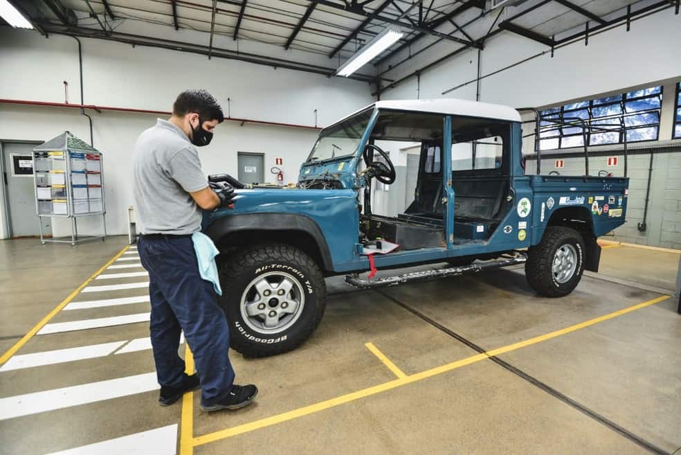 Land Rover Brasil vai restaurar carros antigos em fábrica. Imagem: Divulgação