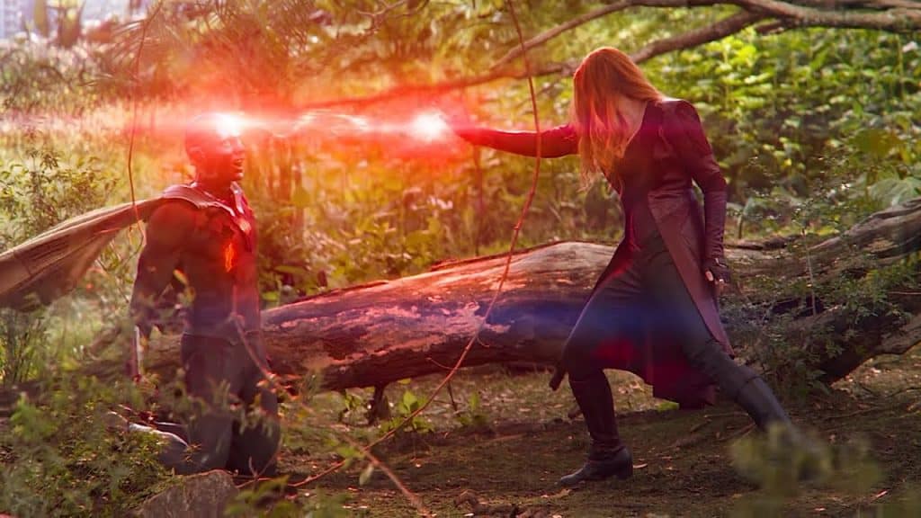 Em cena emocionante, Wanda destrói Visão. Imagem: Marvel Studios/Divulgação