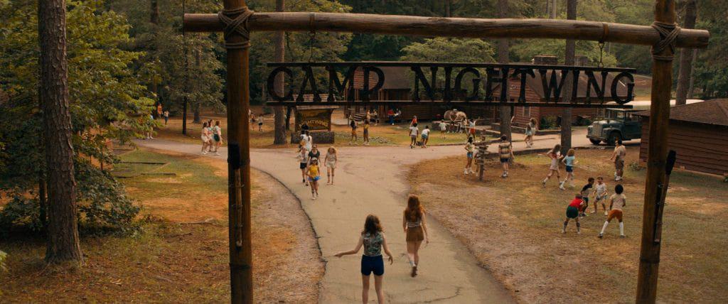Parte de 'Rua do Medo: 1978 – Parte 2' se passa em um acampamento de férias. Imagem: Netflix/Divulgação