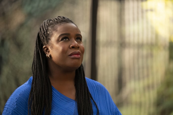 Uzo Aduba entrega forte atuação em episódio clichê de 'Solos'. Imagem: Jason LaVeris/Amazon Studios
