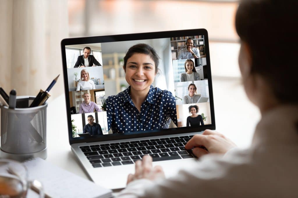 Zoom compra startup para fazer tradução de chamadas em tempo real