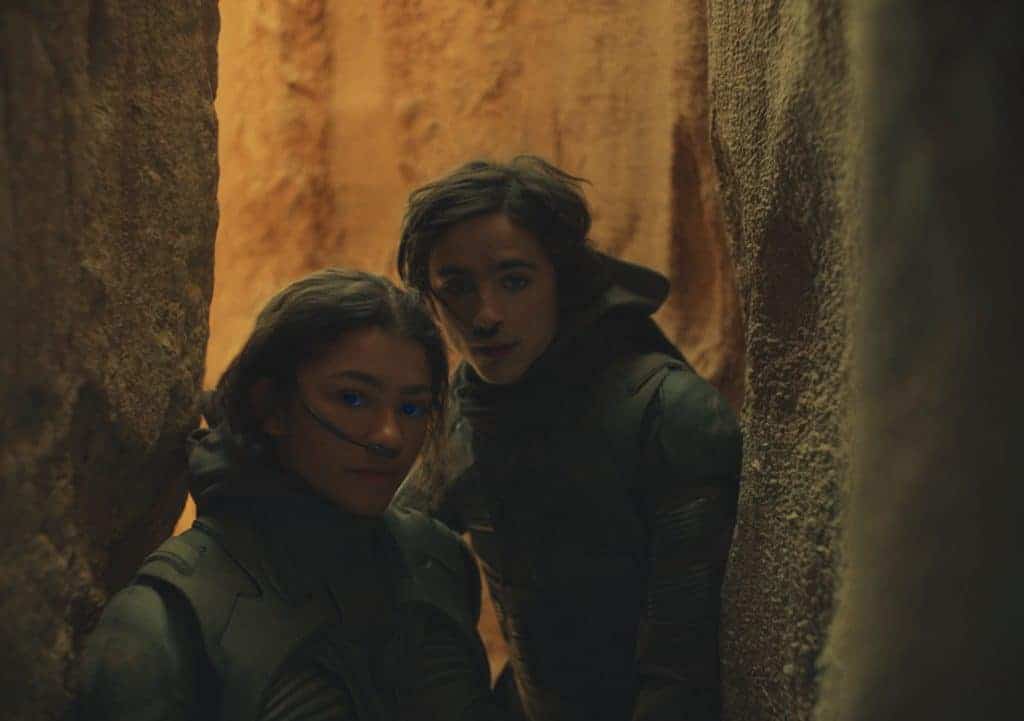 Zendaya como Chani e Timothée Chalamet como Paul Atreides em 'Duna'. Imagem: Warner Bros. Pictures/Legendary Pictures
