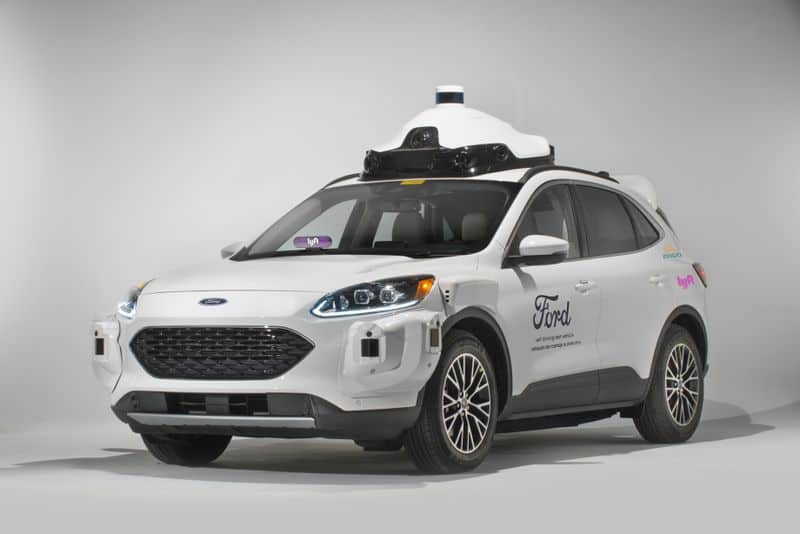 Carros autônomos da Ford estarão disponíveis para viagens com o app da Lyft no fim de 2021. Imagem: Lyft/Divulgação