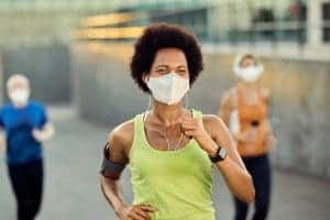 Mulheres fazendo exercícios físicos