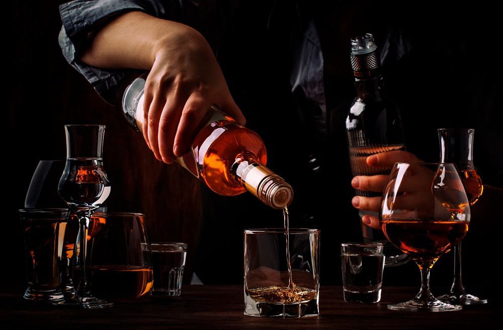 Álcool causou 740 mil casos de câncer em todo o ano de 2020, diz pesquisa. Imagem: 5PH/iStock