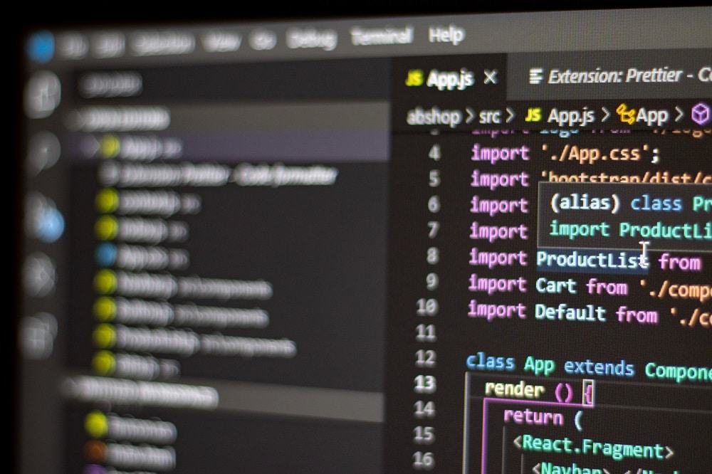 Alura, maior plataforma de cursos de tecnologia, oferece intensivo gratuito em React. imagem: Antonio Batinic/iStock