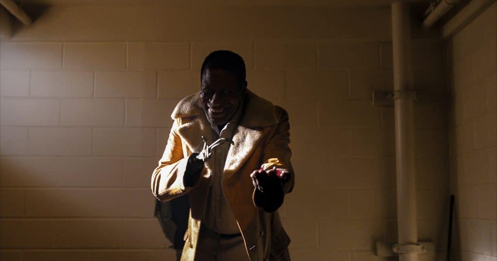 Michael Hargrove como Sherman Fields em 'A Lenda de Candyman', dirigido por Nia DaCosta. Imagem: Universal Pictures and MGM Pictures/Divulgação