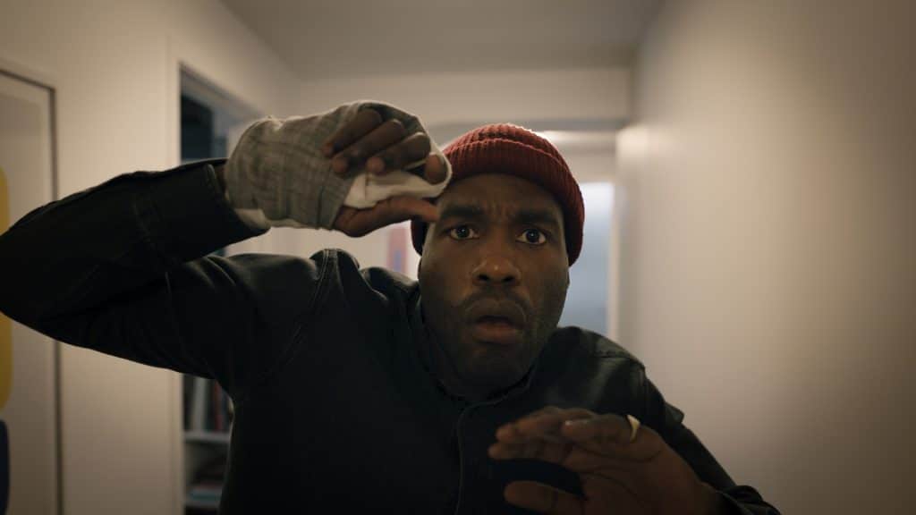 Yahya Abdul-Mateen II como Anthony McCoy em 'A Lenda de Candyman', dirigido por Nia DaCosta. Imagem: Universal Pictures and MGM Pictures/Divulgação