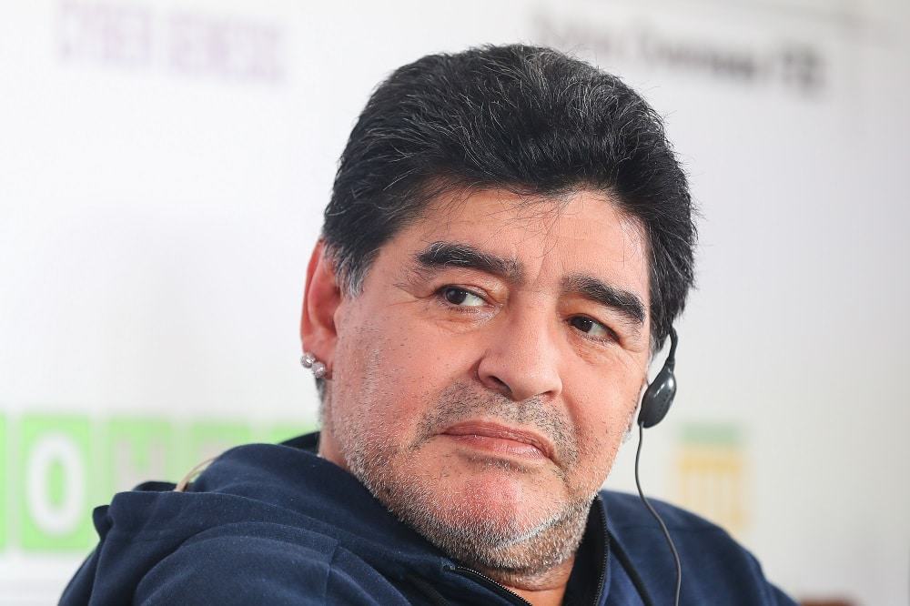 jogador Diego Maradona em coletiva de imprensa
