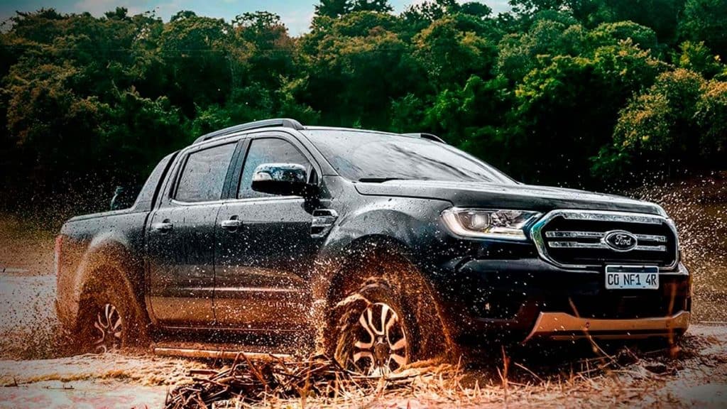 Confira 5 carros com motor a diesel a partir de R$ 45 mil Os veículos com motores a diesel costumam ser muito procurados por pessoas que buscam carros que consigam entregar força e robustez. Isso porque esse tipo de propulsor se destaca por entregar alto torque em baixas rotações, o que resulta em ótimo desempenho para cargas, reboque e condução em trechos variados. Versão 2022 da Ford Ranger