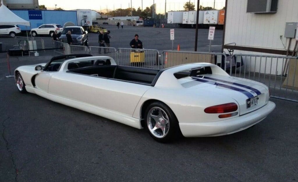 Dodge Viper transformado em limusine em Las Vegas
