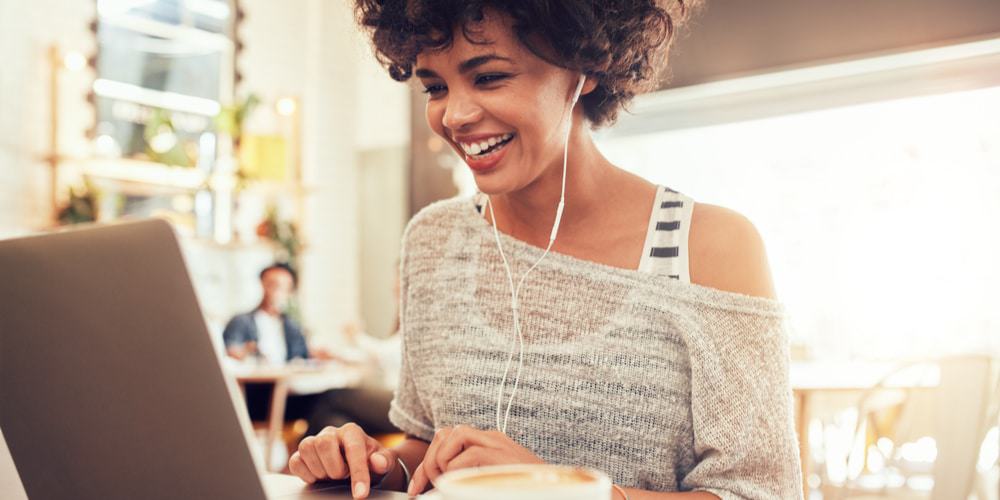 C6 Bank oferece 100 bolsas integrais em curso de programação para pessoas negras e LGBTQIA+