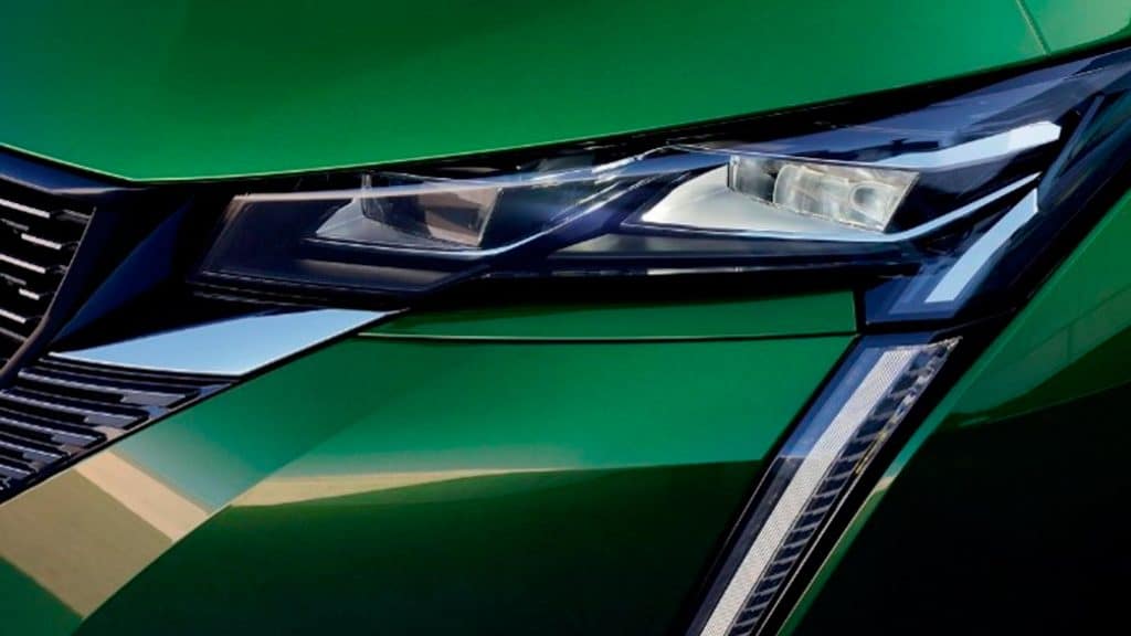 detalhe do farol do peugeot 308
