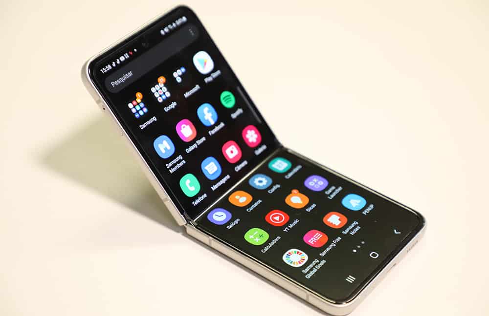Galaxy Z Flip 3 (Imagem: Mário Kurth/Olhar Digital)
