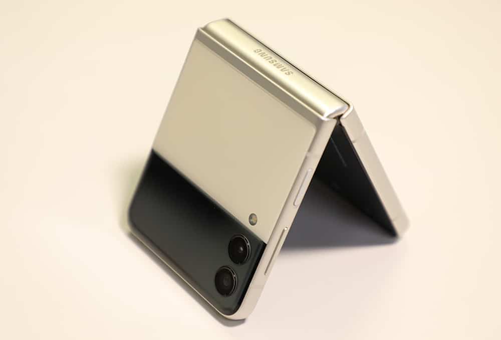 Galaxy Z Flip 3 e sua a tela externa