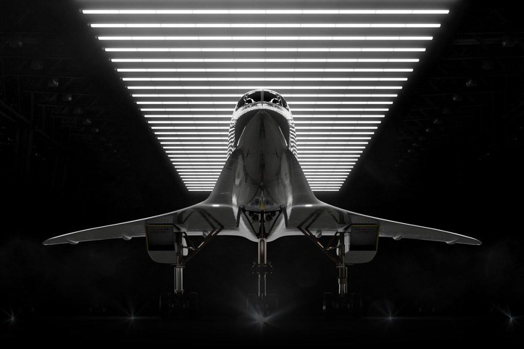 avião supersônico Overture em um hangar