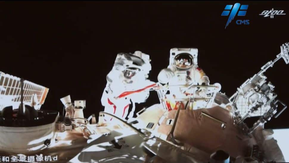 Imagem mostra momento da caminhada espacial da missão chinesa Shenzhou 13