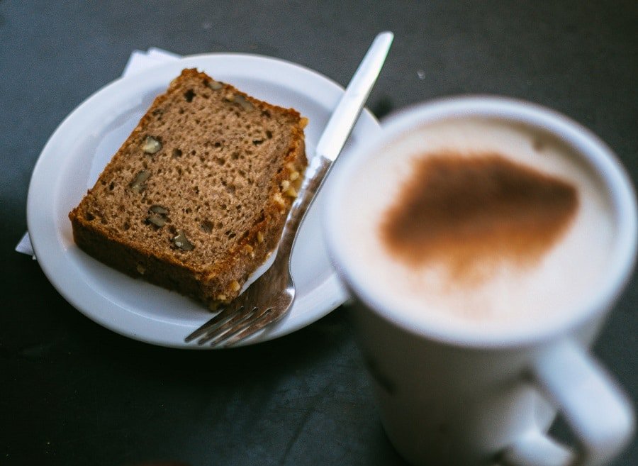 Tomar café da manhã antes das 7h pode garantir uma vida mais longa, segundo pesquisa