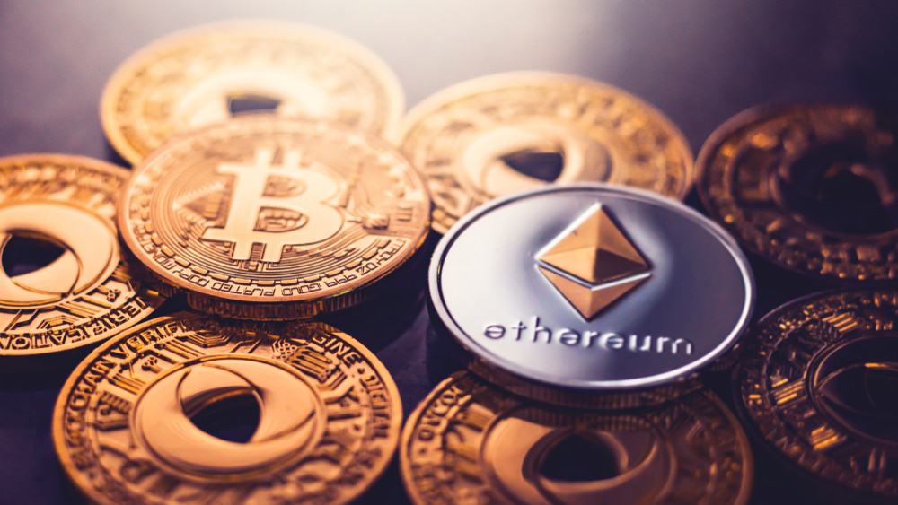 Ilustração 3D das criptomoedas bitcoin e ethereum
