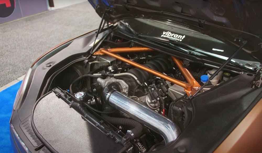 Motor V8 do Chevrolet no Tesla Model S