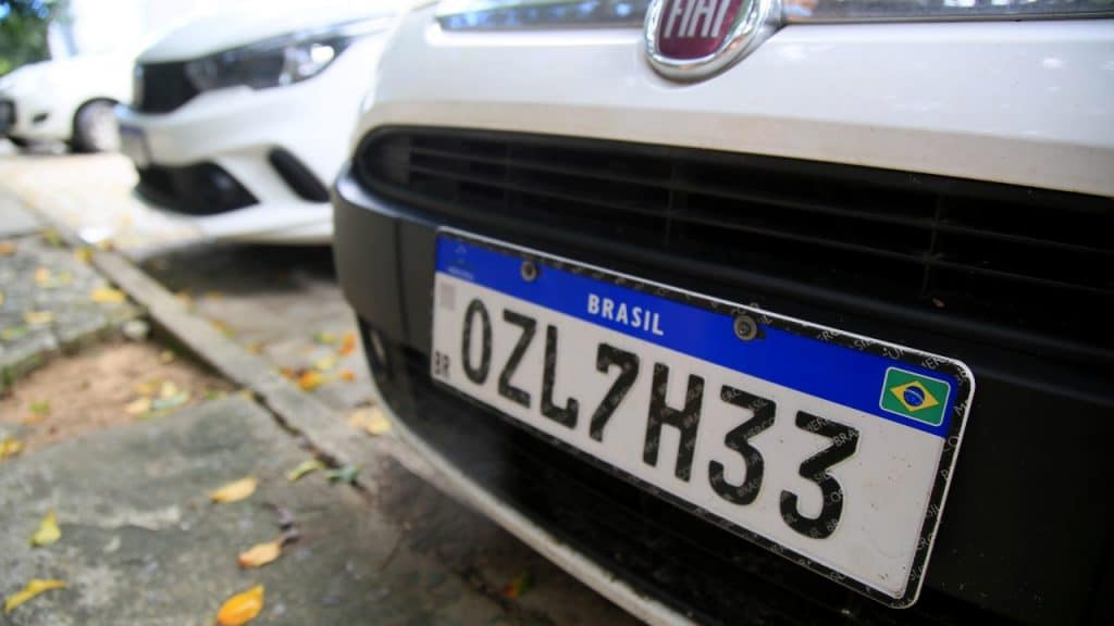 Placa Mercosul em automóvel brasileiro