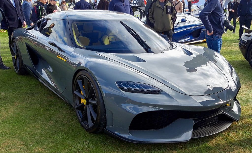 Hipercarro Koenigsegg Gemera