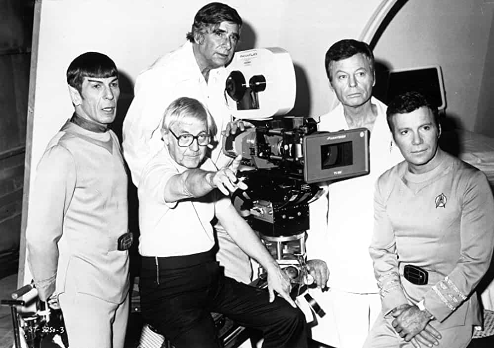 Foto mostra Gene Roddenberry junto de elenco de série. Cinza do criador de Star Trek serão enviadas ao espaço para homenagem póstuma